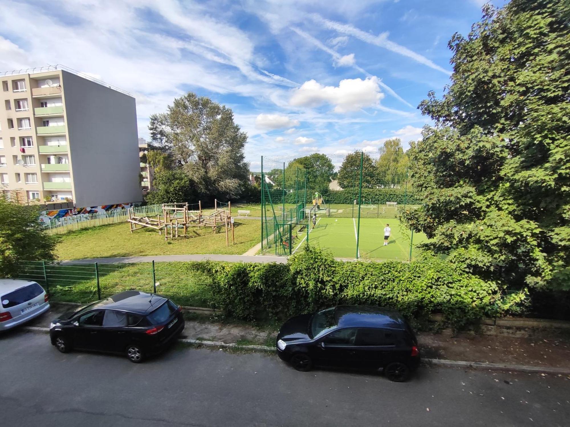 Room & Parking In Shared Appartment With Proprietor L 25 Mins From Paris Gare Du Nord, Cdg Airport & Stade De France Montmagny Exterior photo